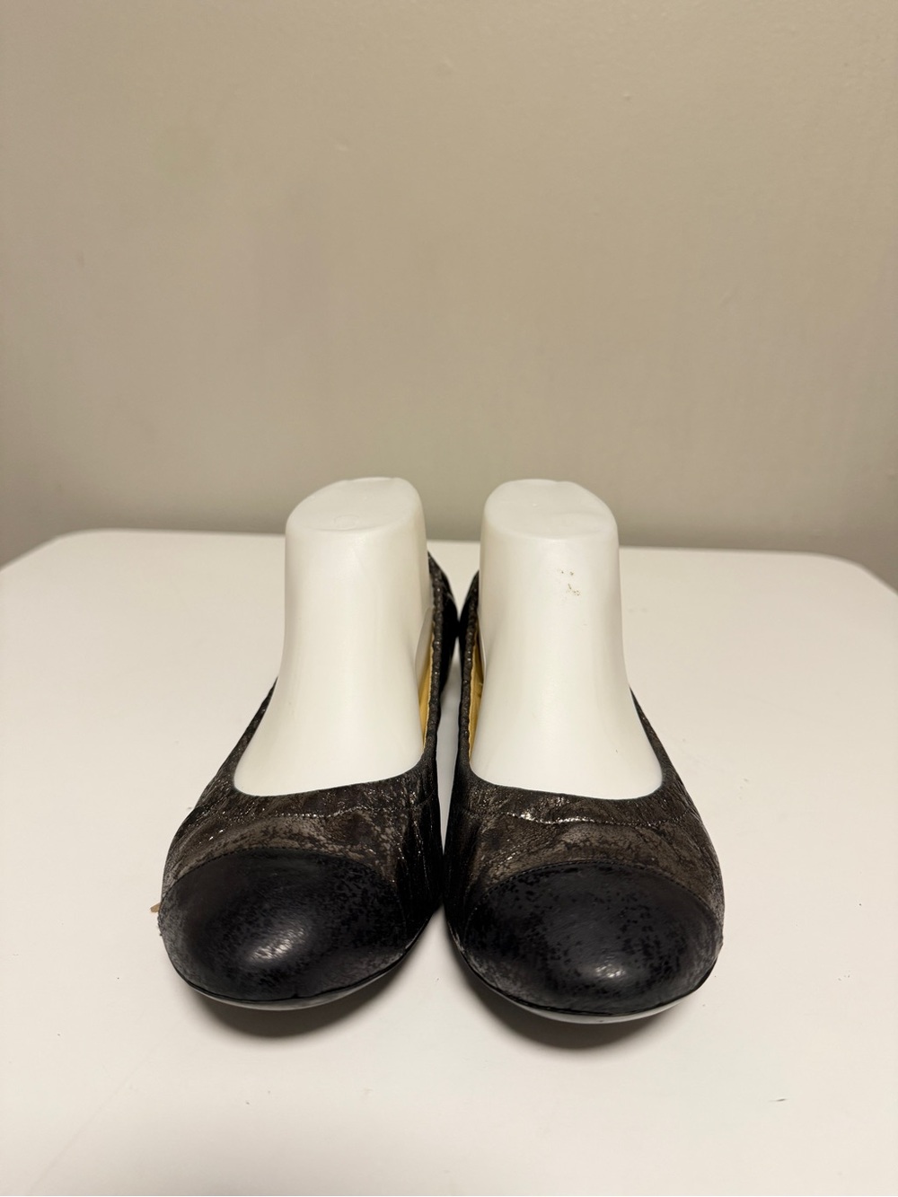 CHANEL Gray Elastic Leather Black Leather Cap Toe Flat Ballet Shoe EU 39 US 8.5 - Picture 2 of 14